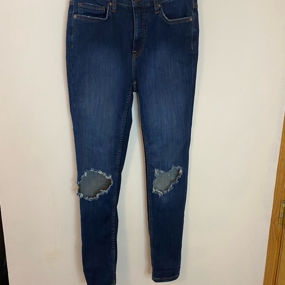 Free People Busted Knee Dark Wash Skinny Jeans - Picture 4 of 11